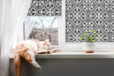Rollo Fenster mit portugiesischem Fliesendesign