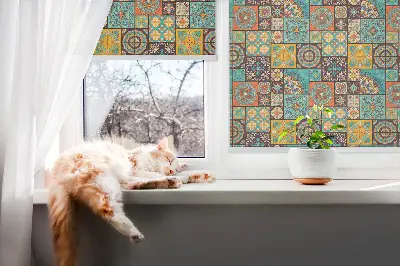 Rollo Fenster mit buntem Mandalamotiv