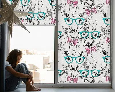 Fensterrollo mit Motiv einer Giraffe mit Brille