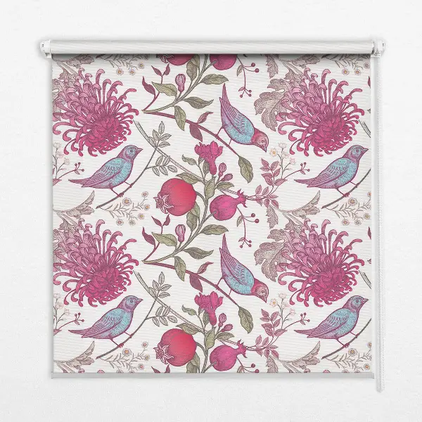Rollo Fenster mit Motiv von bunten Vögeln zwischen Blumen