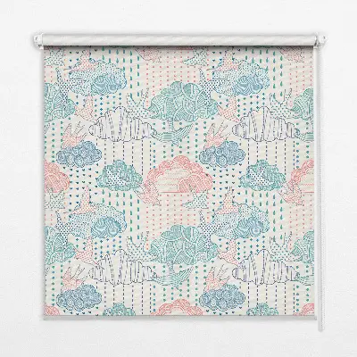 Rollo Fenster mit bunten Wolkenmustern