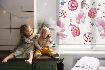 Fensterrollo mit rosa Luftballons, Donuts und Häschen