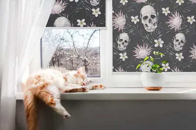 Rollo Fenster mit Motiv Schädel zwischen Blumen