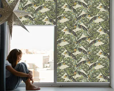 Fensterrollo mit Blättermotiv