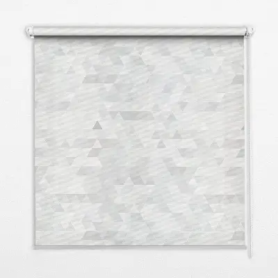 Fensterrollo mit grauem Dreiecksmuster