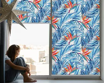 Fensterrollo für den Innenbereich mit blauem Blättermotiv