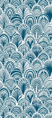 Fensterrollo mit blauem Muster