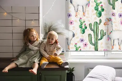 Fensterrollo mit Motiv von Lamas und Kakteen