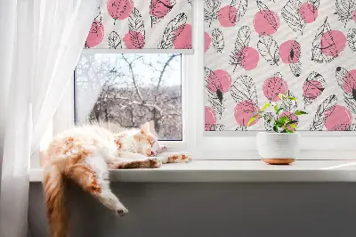 Rollo mit Federn und rosa Punkten