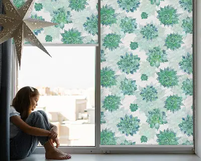 Fensterrollo mit grünem Blumenmuster