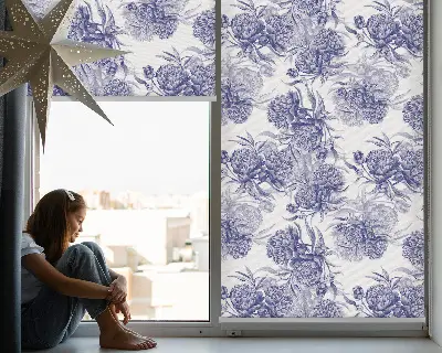 Fensterrollo für den Innenbereich mit blauem Blumenstrauß Motiv