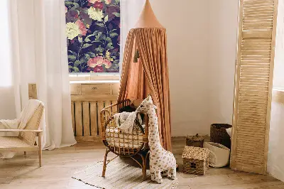 Fensterrollo mit Blumenmuster