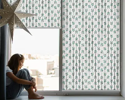 Fensterrollo innen mit Motiv kleiner bunter Tannenbäume