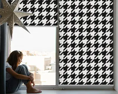 Fensterrollo mit geometrischem Muster