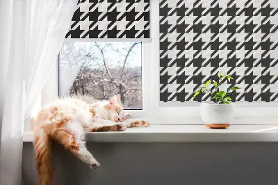 Fensterrollo mit geometrischem Muster