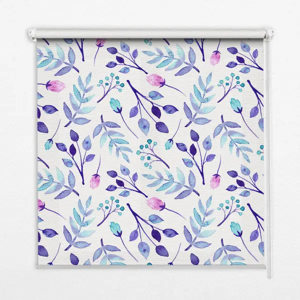 Fensterrollo mit blauem Blumenmuster