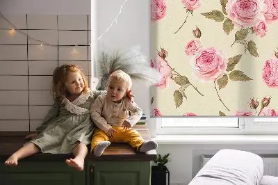 Rollo mit Rosenmotiv