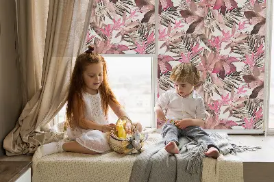 Fensterrollo mit Motiv blühender Rosen