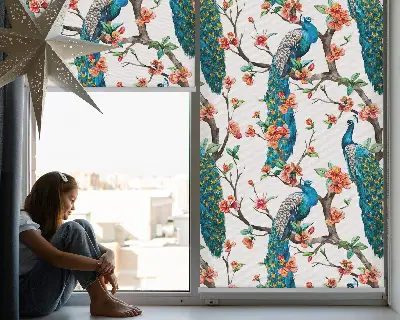 Fensterrollo mit dem Motiv eines Pfaus auf einem Ast