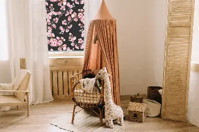 Fensterrollo für den Innenbereich mit Motiv von Blüten am Baum