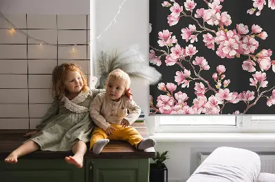 Fensterrollo für den Innenbereich mit Motiv von Blüten am Baum
