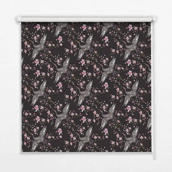 Fensterrollo mit Motiv von Reihern und Blumen