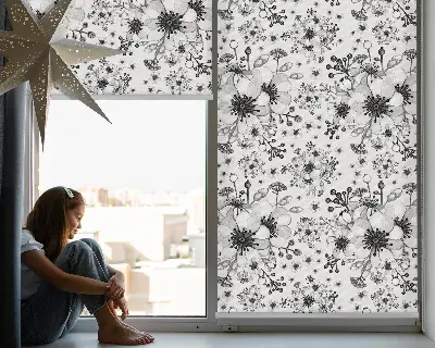 Fensterrollo mit Motiv einer gezeichneten Blume