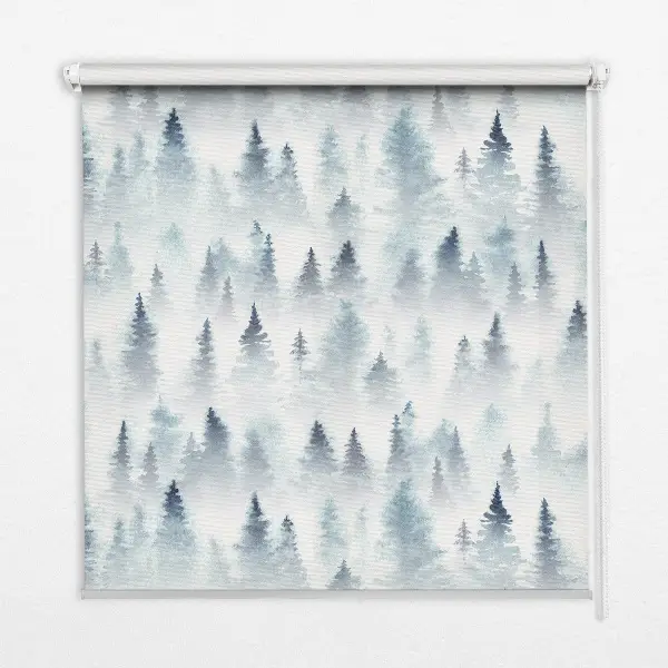 Fensterrollo für den Innenbereich mit einem Motiv von Wald im Nebel