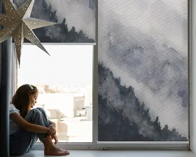 Fensterrollo mit Motiv nebelige Berge