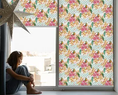 Vögel zwischen den Zweigen eines Baumes rollo für das fenster