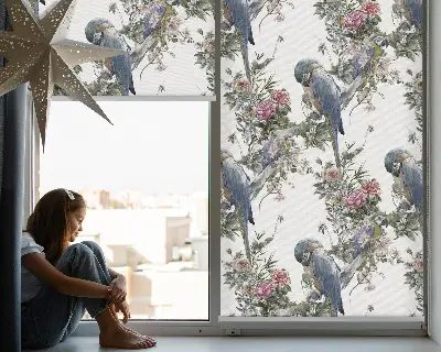 Fensterrollo für den Innenbereich mit Motiv von Papageien auf Blumen
