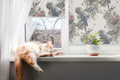 Fensterrollo für den Innenbereich mit Motiv von Papageien auf Blumen
