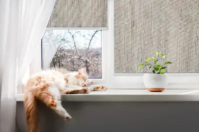 Fensterrollo für den Innenbereich in heller Holzoptik