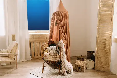 Fensterrollo mit blauem Animationsmotiv