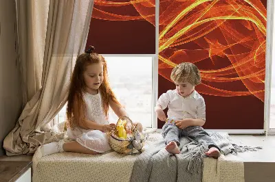 Fensterrollo mit abstraktem orangem Muster