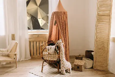 Rollo Fenster mit goldenem Dreieckmuster