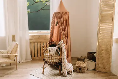 Fensterrollo mit dem Motiv von Vögeln auf einem Ast