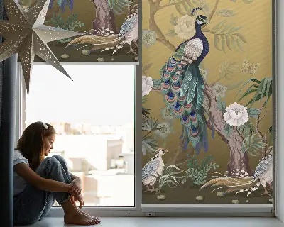 Fensterrollo mit Motiv von einem Pfau auf einem Baum
