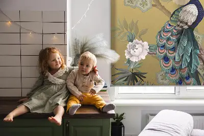 Fensterrollo mit Motiv von einem Pfau auf einem Baum