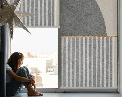 Fensterrollo in einer zufälligen Ausführung