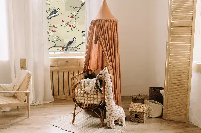 Rollo Fenster mit Motiv von Vögeln auf einem Baum
