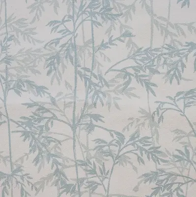 Fensterrollo mit Blättermotiv