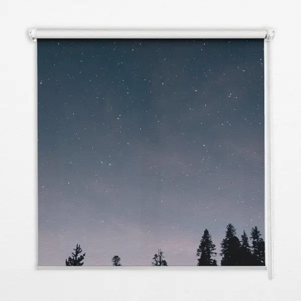 Fensterrollo für den Innenbereich mit Sternenhimmel-Motiv