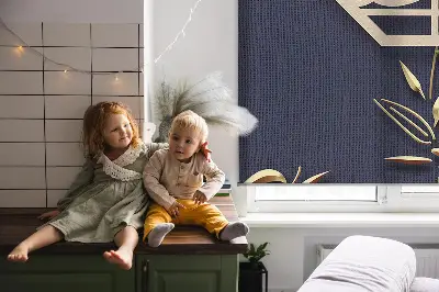 Fensterrollo für den Innenbereich mit dem Motiv Der See hinter den Blumen