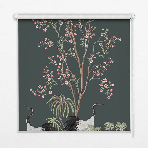 Fensterrollo mit Motiv von Vögeln am Rosenstrauch