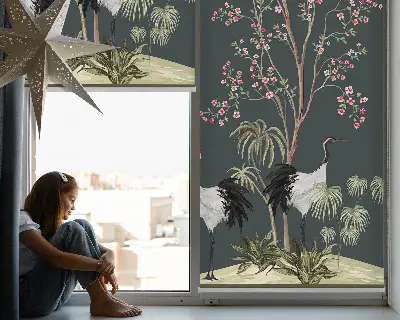 Fensterrollo mit Motiv von Vögeln am Rosenstrauch