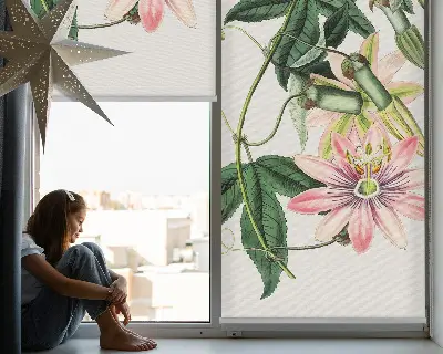 Rollo Fenster mit Motiv einer rosa Blume