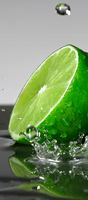 Rollo lichtundurchlässig Limetten im Wasser