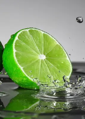 Rollo lichtundurchlässig Limetten im Wasser