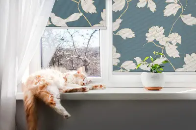 Fenster rollo Weiße Vögel auf weißen Blüten